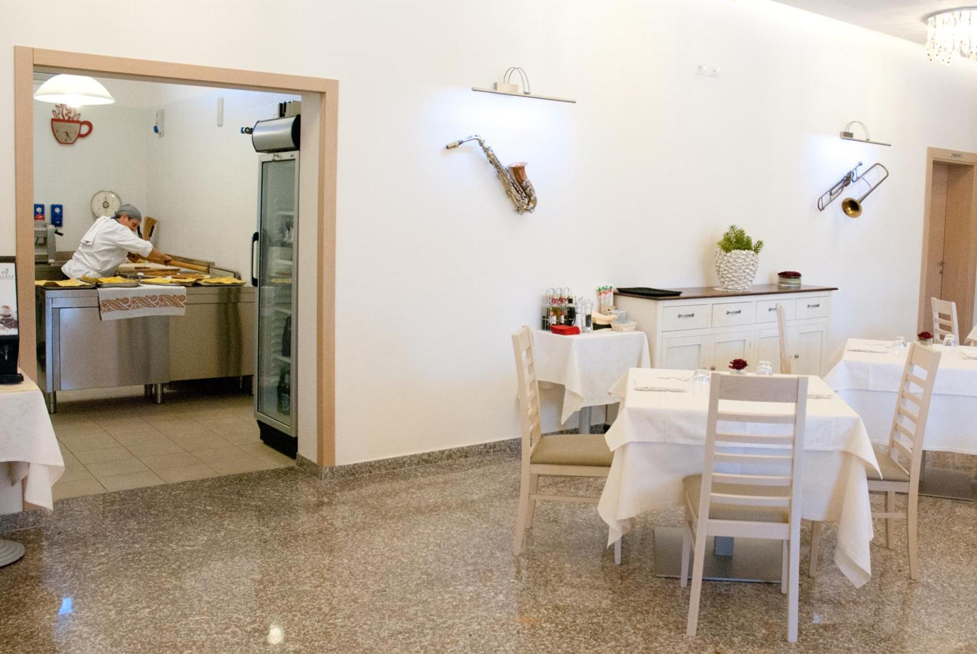 Hotel Ristorante Cesare Savignano sul Rubicone Dış mekan fotoğraf